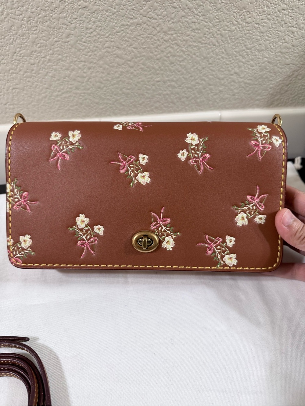 Coach 1941 dinky bow print brass/1941 saddle like new condition - Picture 2 of 12